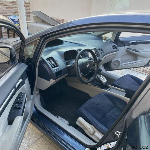 Honda Civic: 1.3 l | 2006 il