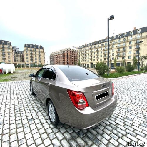 Chevrolet Aveo: 1.4 l | 2013 il