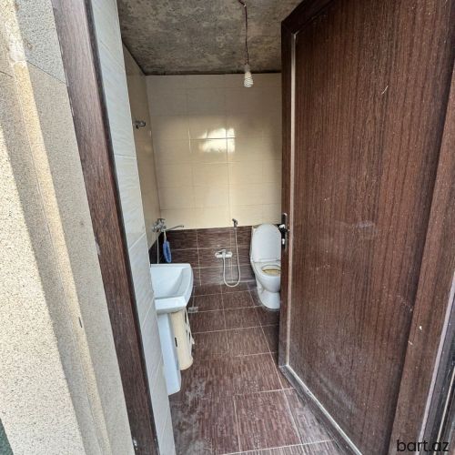 Zövq və keyfiyyətlə inşa olunmuşi villa satılır