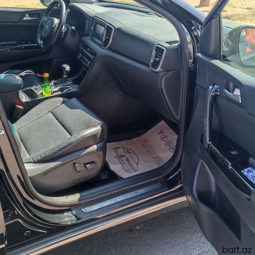 Kia Sportage: 2.4 l | 2018 il