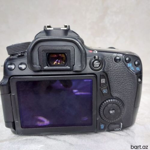 Canon Eos 70 D satilir.