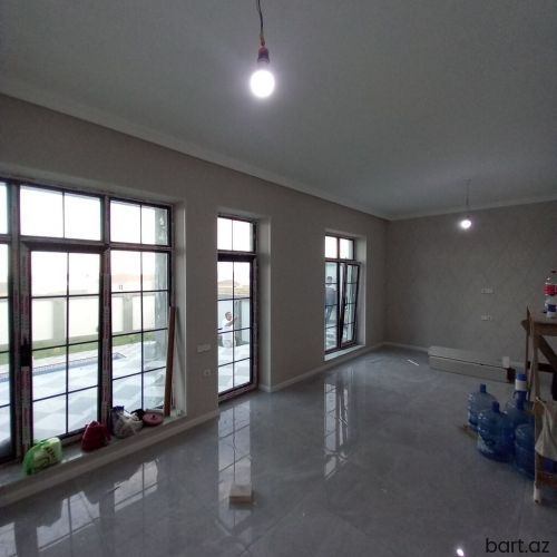 Masazır 4 otaqlı həyət evi satilir.