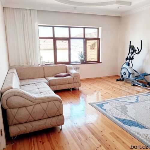 Suraxanıda 4 otaqlı həyət  evi satilir.