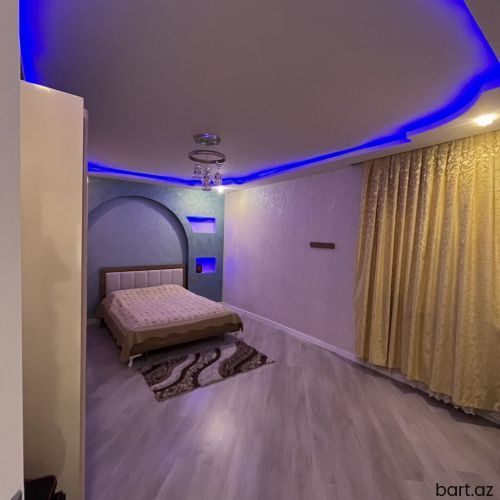 Zığ qəs. 4 otaqlı həyət evi satilir.
