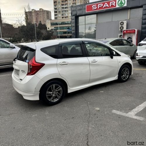 Nissan Note: 1.2 l | 2015 il