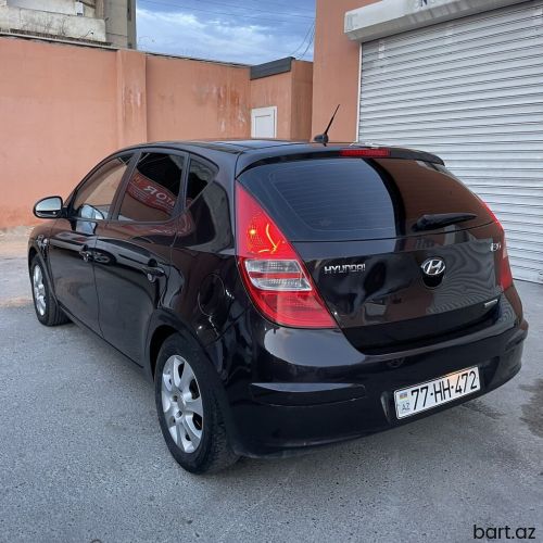Hyundai i30: 1.5 l. | 2007 il