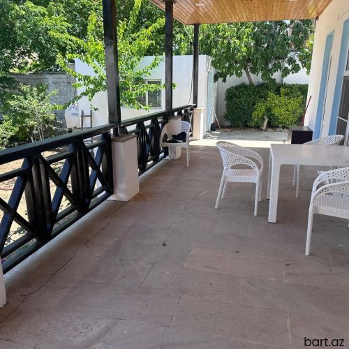 Buzovnada bağ evi