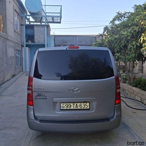 Hyundai H-1 (Grand Starex): 2.5 l | 2011 il