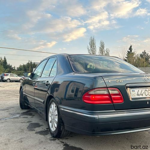 Mercedes-Benz 200: 2 l | 1999 il