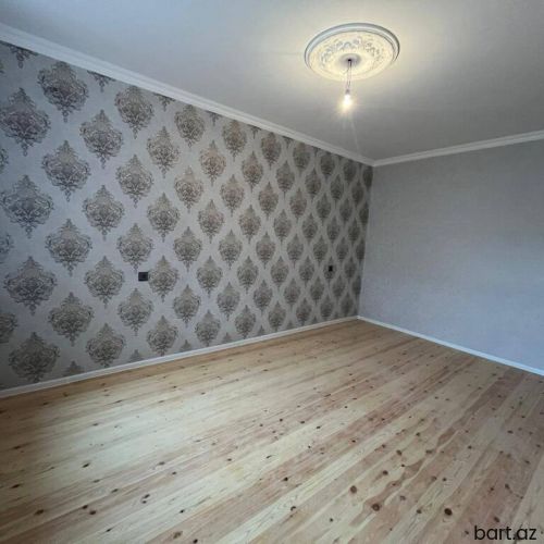 Məmmədli  qəs-də 2 otaqli həyət evi satilir.