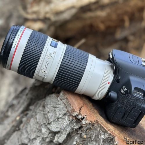 Canon EOS 700D