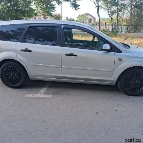 Ford Focus: 2 l | 2006 il 