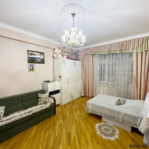 2-ci mikrorayonda 4 otaqlı mənzil satilir.