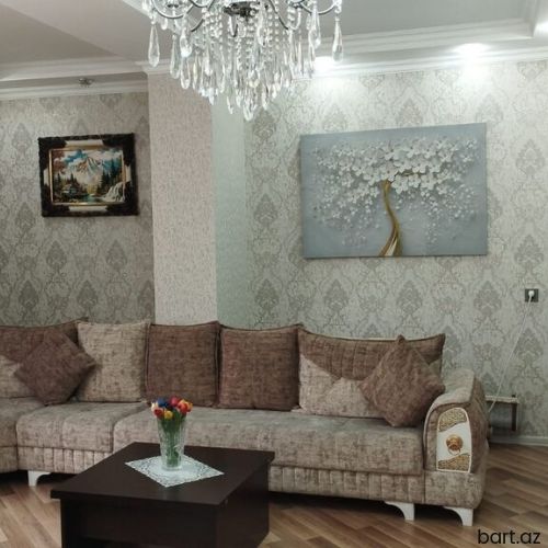 Mərdəkanda 3 otaqli həyət evi satilir.