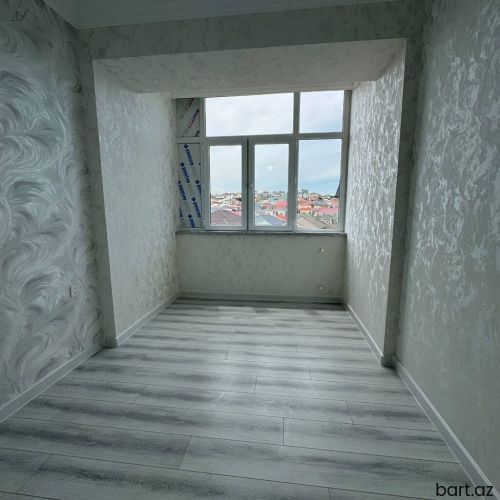 Masazır qəs-də 2 otaqli mənzil satilir.