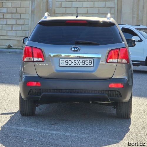 Kia Sorento: 2.4 l | 2011 il 