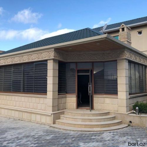 Novxanıda 9 otaqli villa satilir.