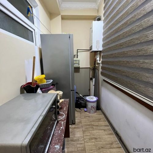 Masazirda 2 otaqli mənzil satilir.