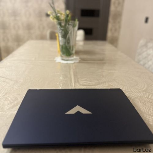Intel Core i5, 8 GB, 15.6 