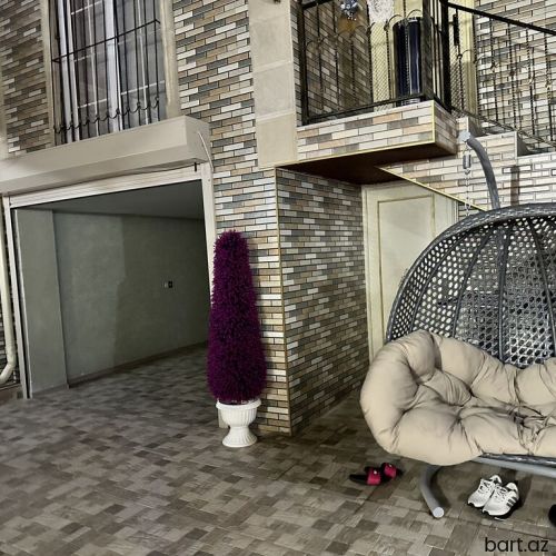 Masazirda 6 otaqli həyət evi satilir.