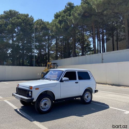 VAZ (LADA) 4x4 Niva: 2015