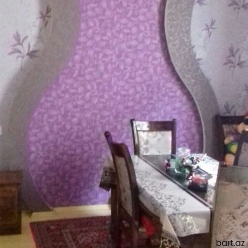 Binəqədi qəs. 3 otaqlı həyət evi satilir.