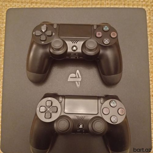  PlayStation 4 slim