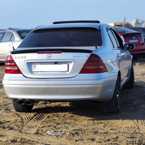 Mercedes-Benz C 240: 2.4 l. | 2000 il