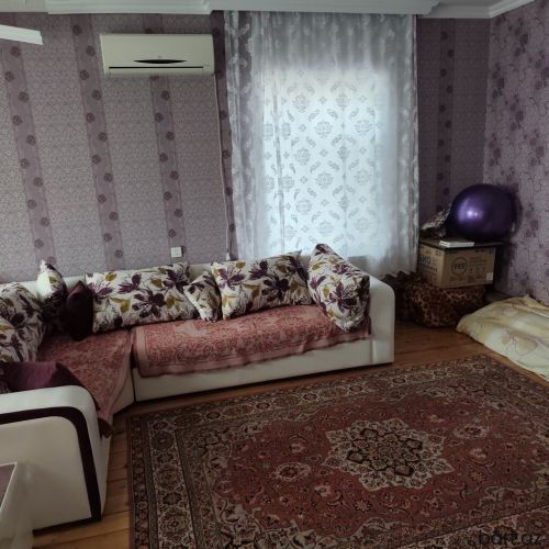 Xocesen qəs-də 8 otaqli həyət evi satilir.