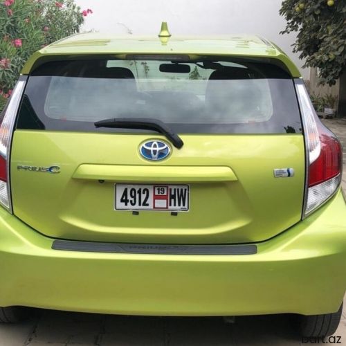 Toyota Prius: 1.5 l | 2015 il