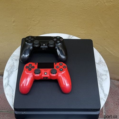 Playstation 4/500gb Slim.