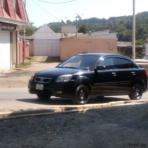 Kia Rio: 1.4 l. | 2010 il 