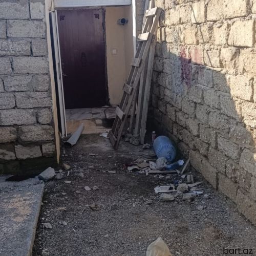 2 otaqlı həyət evi satılır