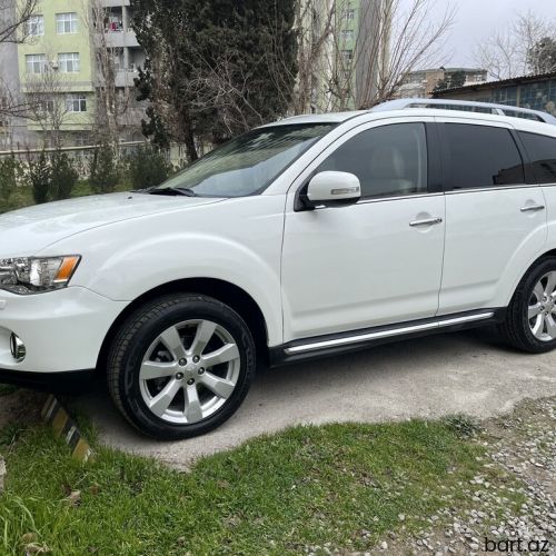 Mitsubishi Outlander: 3 l | 2010 il