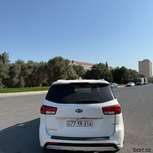 Kia Carnival: 2.2 l | 2014 il