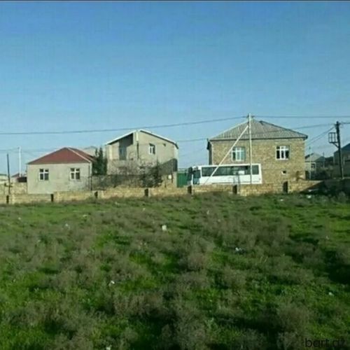Saray qəs-də torpaq sahəsi satilir.