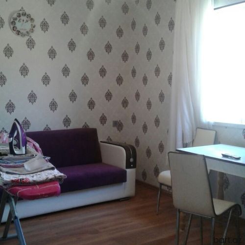 2 otaqlı ev satılır.