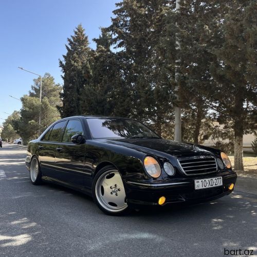 Mercedes-Benz E 320: 3.2 l | 2000 il