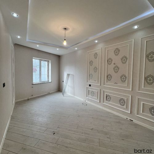 Binəqədi qəs. 3 otaqlı həyət evi satilir.