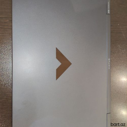 Intel Core i7, 16 GB, 15.6 