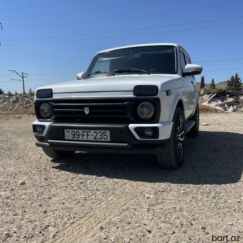 VAZ (LADA) 4x4 Niva: 1.6 l. | 2015 il