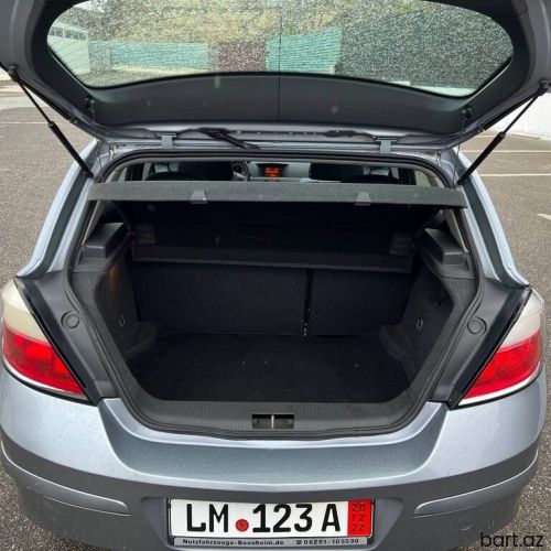 Opel Astra: 1.4 l. | 2006 il 