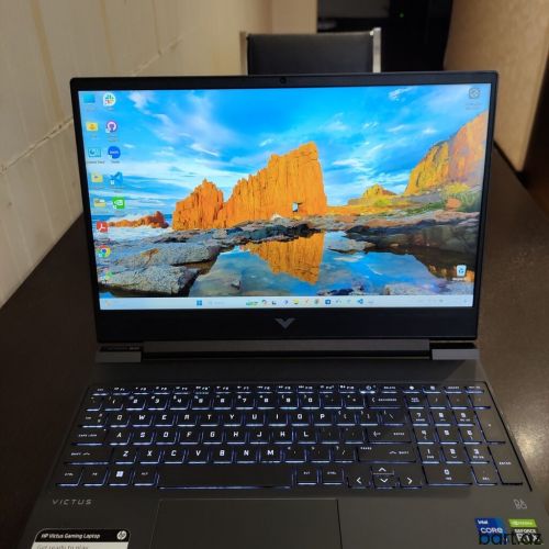 Intel Core i7, 16 GB, 15.6 