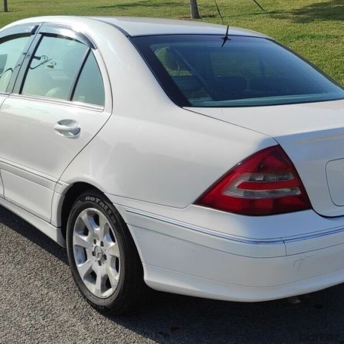 Mercedes-Benz C 240: 2.6 l. | 2004 il 