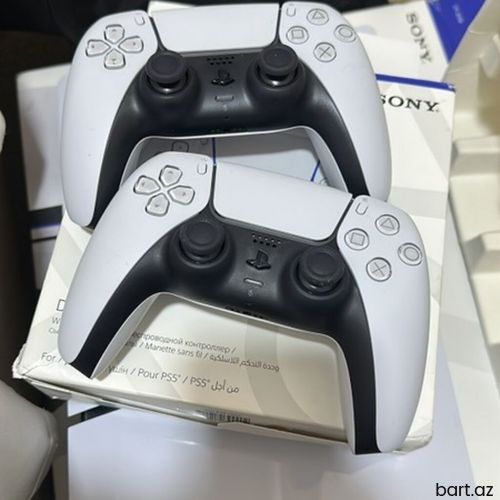  Sony PlayStation 5 konsolu
