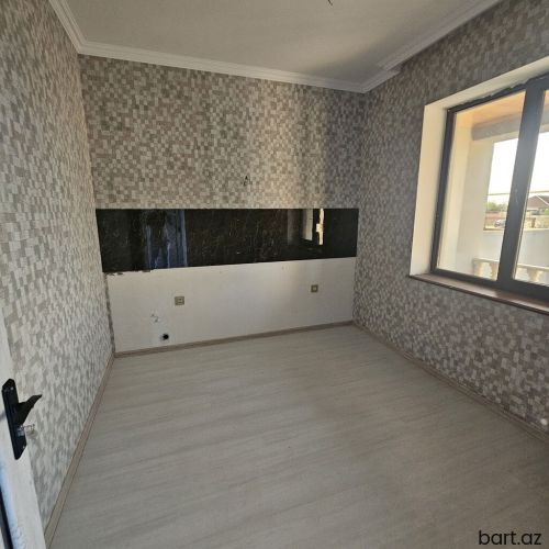 Sumqayit şəhərində 3 otaqli həyət evi satilir.