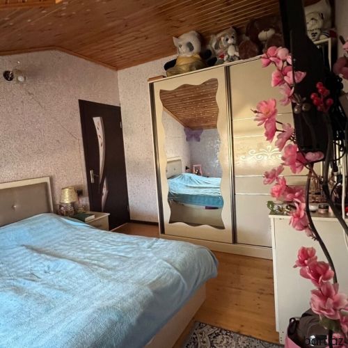 Hövsan qəs. 5 otaqlı həyət evi satilir.