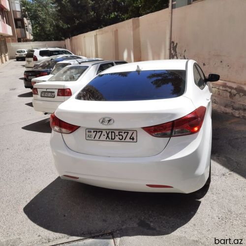 Hyundai Elantra: 1.8 l. | 2013 il