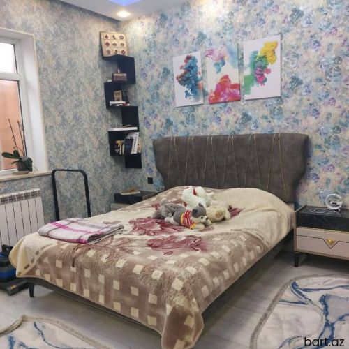 Zabrat 1 qəs-də 4 otaqlı həyət evi satilir.