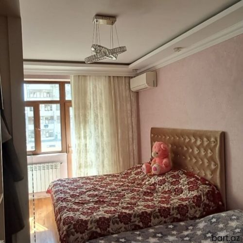 Xirdalanda 3 otaqli mənzil satilir.